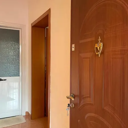 Te Shpia بيت للعطل Baks-Rrjoll
