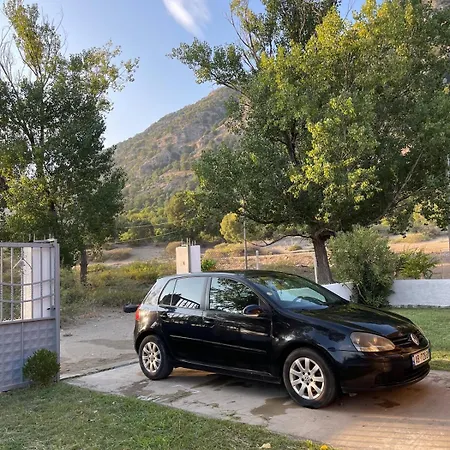 Dom wakacyjny Te Shpia Baks-Rrjoll