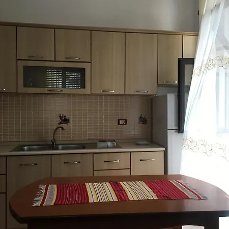 Te Shpia Baks-Rrjoll